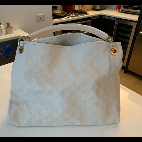 louis vuitton empreinte artsy mm neige